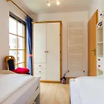 Ferienhaus Freesenbruch Reihenhaus 6 - Delfin Ostseeheilbad Zingst