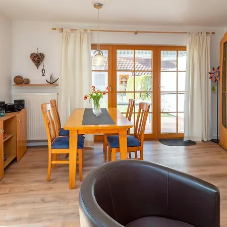 Freesenbruch Reihenhaus 6 - Delfin * Zingst