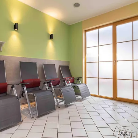 Freesenbruch Reihenhaus 6 - Delfin Zingst